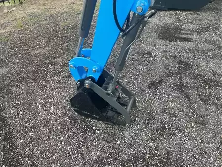 Crawler Excavators 2023 Cratos CMX18 (5)