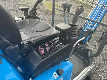 Crawler Excavators 2023 Cratos CMX18 (9)