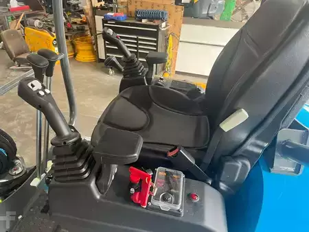 Crawler Excavators 2023 Cratos CMX18 (12)