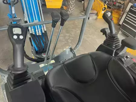 Crawler Excavators 2023 Cratos CMX18 (7)