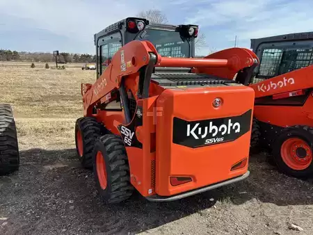 Skid Steers 1900 Kubota SSV65PHFRC (3)