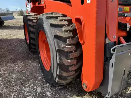 Skid Steers 1900 Kubota SSV65PHFRC (5)