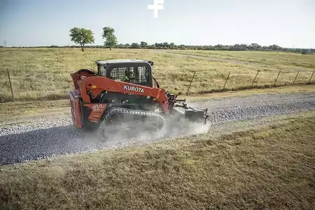 Skid Steers 1900 Kubota SVL65-2HFWC (11)