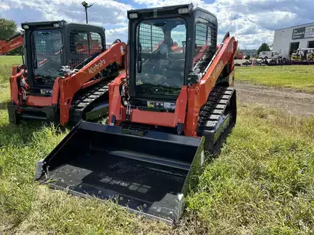 Skid Steers 1900 Kubota SVL65-2HFWC (1)