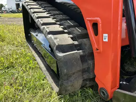 Skid Steers 1900 Kubota SVL65-2HFWC (5)
