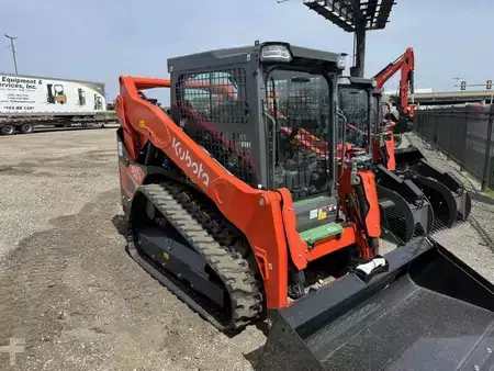 Skid Steers 1900 Kubota SVL75-3HFWCC (2)