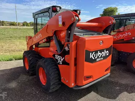 Skid Steers 1900 Kubota SSV75PHFC (3)