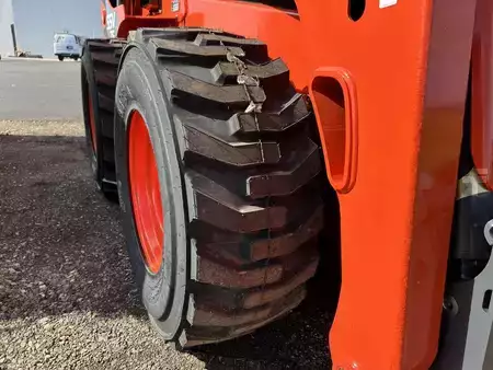 Skid Steers 1900 Kubota SSV75PHFC (5)
