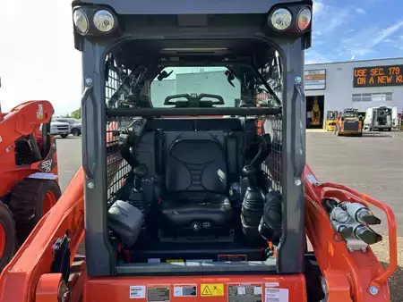 Skid Steers 1900 Kubota SSV75PHFC (6)