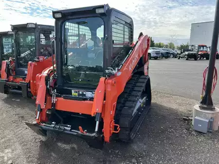 Skid Steers 1900 Kubota SVL65-2HWC (1)