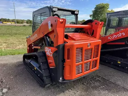 Skid Steers 1900 Kubota SVL65-2HWC (3)