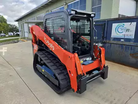 Skid Steers 1900 Kubota SVL65-2HWC (2)