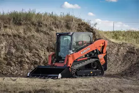 Skid Steers 1900 Kubota SVL65-2HWC (9)