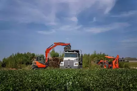 Crawler Excavators 1900 Kubota KX080-5 (14)