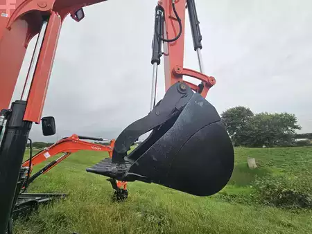 Crawler Excavators 1900 Kubota KX080-5 (5)
