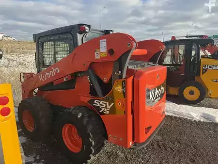 Skid Steers 1900 Kubota SSV75PHC (2)