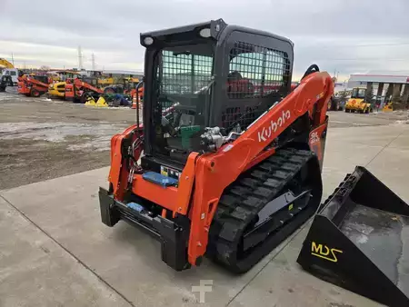 Skid Steers 1900 Kubota SVL65-2SHFWRCC (1)