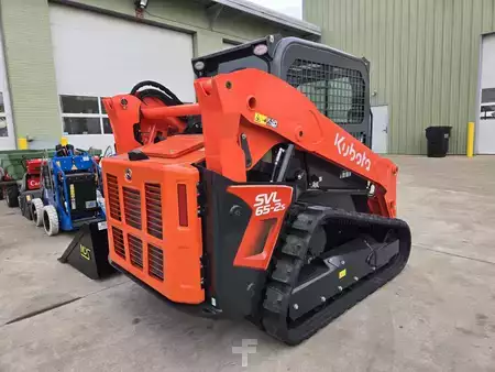 Skid Steers 1900 Kubota SVL65-2SHFWRCC (3)