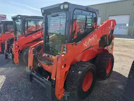 Skid Steers 1900 Kubota SSV75 (1)