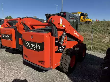 Skid Steers 1900 Kubota SSV75 (2)