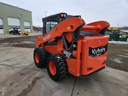 Skid Steers 1900 Kubota SSV75 (4)
