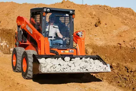 Skid Steers 1900 Kubota SSV65 (6)
