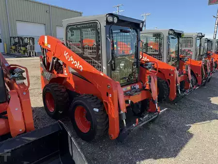 Skid Steers 1900 Kubota SSV65 (3)
