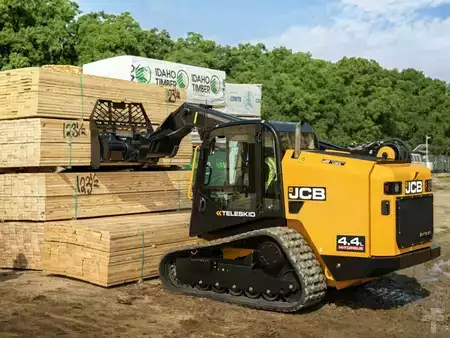 Valet de ferme  1900 JCB 4TS-8T (4)
