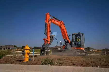 Crawler Excavators 1900 Kubota KX080-5 (13)