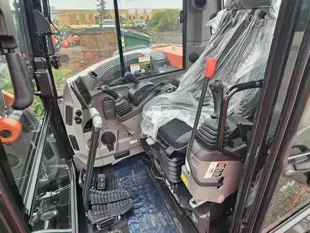 Crawler Excavators 1900 Kubota KX080-5 (5)