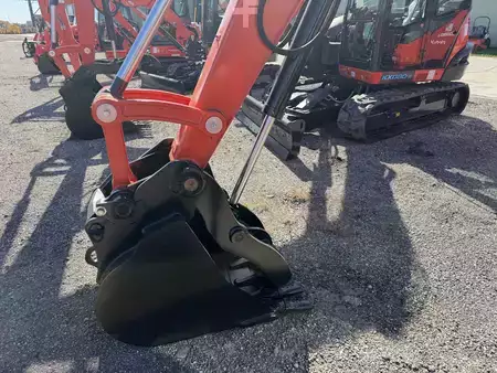 Crawler Excavators 1900 Kubota KX080-5 (5)