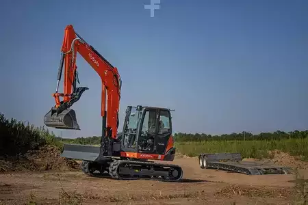 Crawler Excavators 1900 Kubota KX080-5 (7)