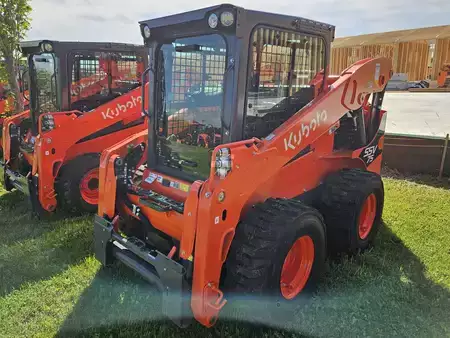 Skid Steers 1900 Kubota SSV75 (1)