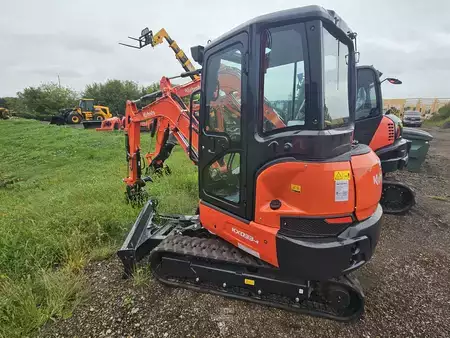 Crawler Excavators 1900 Kubota KX033-4 (1)