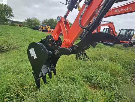Crawler Excavators 1900 Kubota KX033-4 (5)