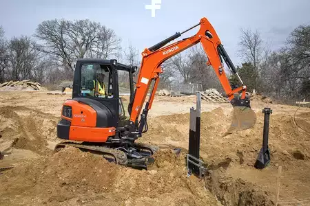 Crawler Excavators 1900 Kubota KX033-4 (9)