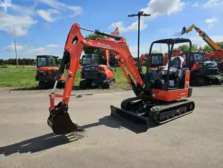 Crawler Excavators 1900 Kubota KX033-4 (1)