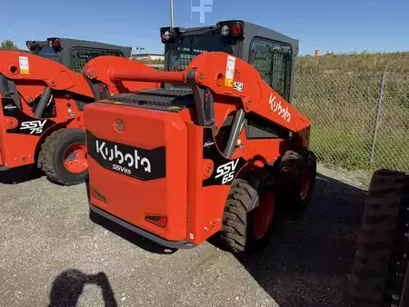 Skid Steers 1900 Kubota SSV65 (3)
