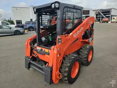 Skid Steers 1900 Kubota SSV65 (1)