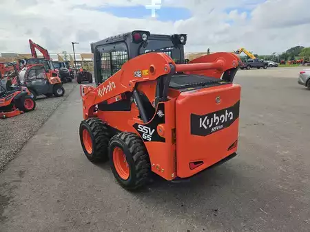 Skid Steers 1900 Kubota SSV65 (2)