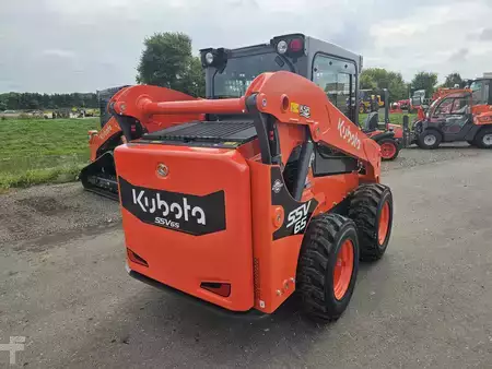 Skid Steers 1900 Kubota SSV65 (4)