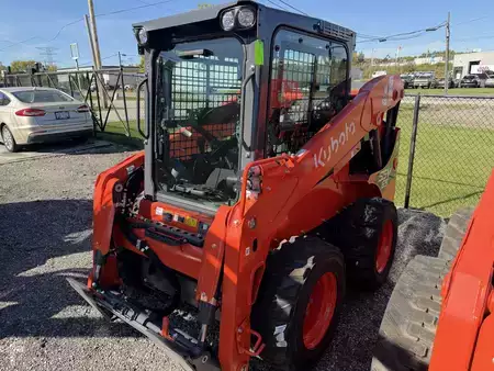 Skid Steers 1900 Kubota SSV65 (1)