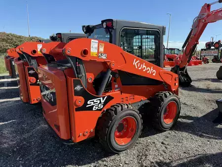 Skid Steers 1900 Kubota SSV65 (4)