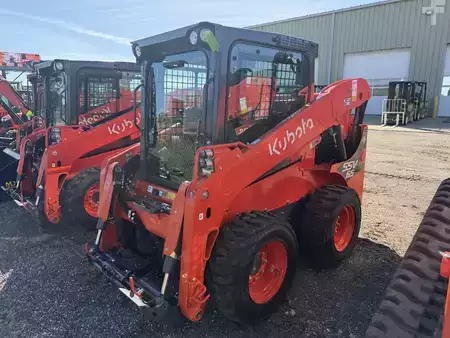 Skid Steers 1900 Kubota SSV65 (1)