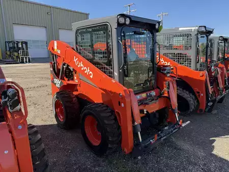 Skid Steers 1900 Kubota SSV65 (3)