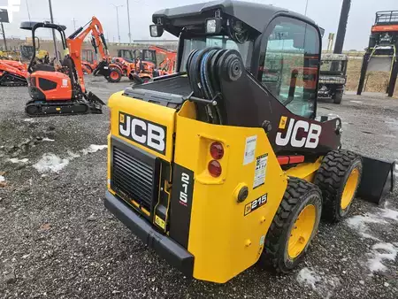 Skid Steers 2023 JCB 215 (1)