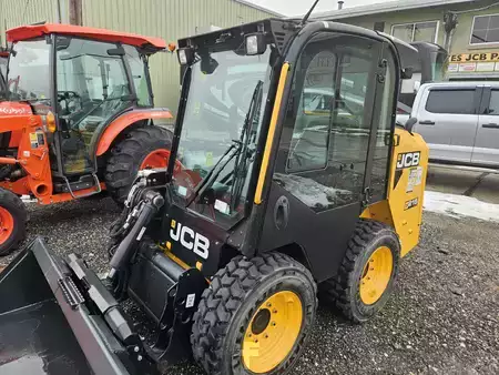 Skid Steers 2023 JCB 215 (3)