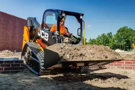 Valet de ferme  2022 JCB 215T (1)