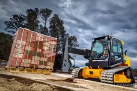 Valet de ferme  2025 JCB 3TS-8T (1)
