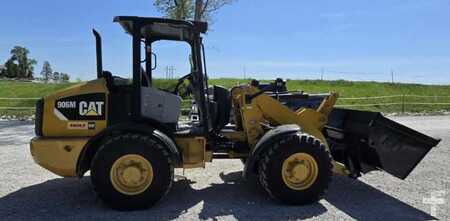 Wheel Loaders 2017 Caterpillar 906M (2)